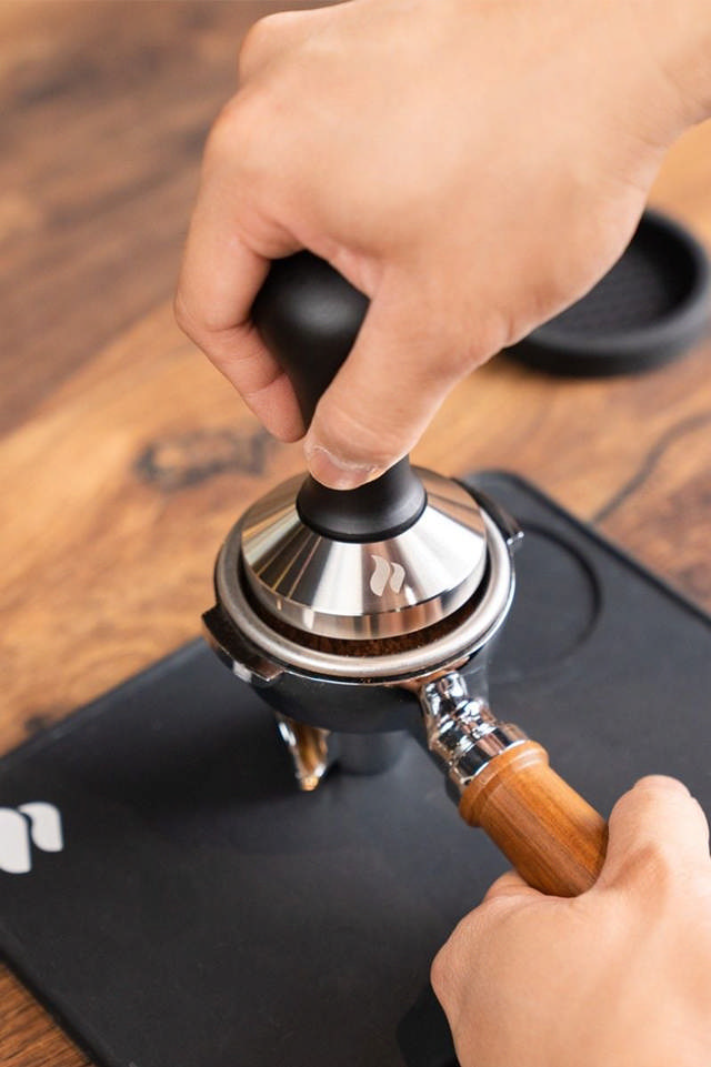 roastmarket Tamper 58mm Holz Schwarz